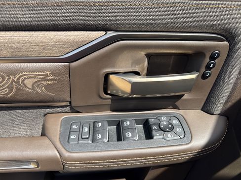 New 2025 RAM 2500 Limited image 13