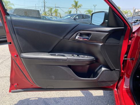 Used 2016 Honda Accord Sport image 14