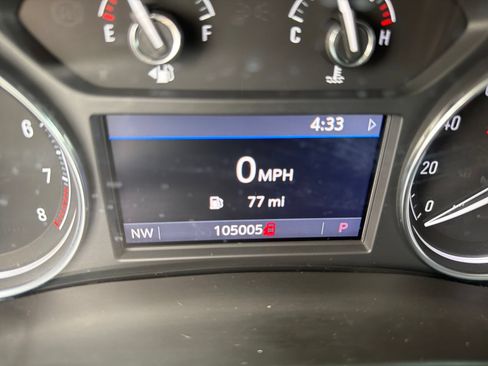 Used 2023 Buick Enclave Essence FWD image 19