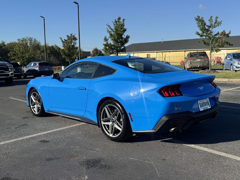 Used 2024 Ford Mustang Coupe RWD image 5