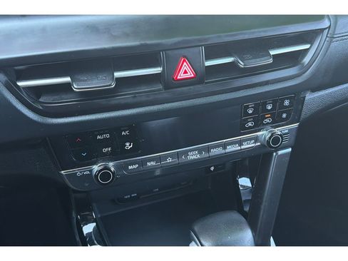 Used 2024 Kia Seltos EX FWD image 23