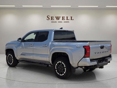 Used 2024 Toyota Tacoma TRD Sport RWD image 3