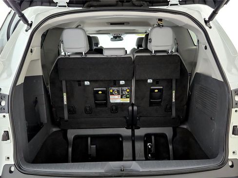 Certified 2024 Toyota Sienna XLE image 20