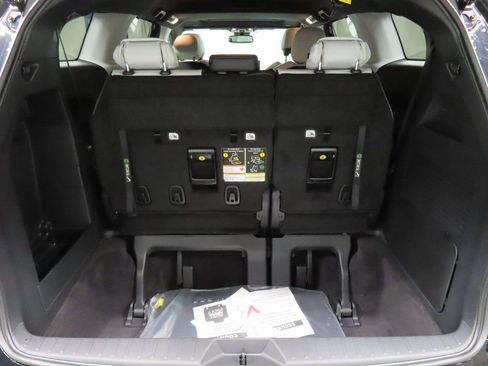 Used 2025 Toyota Sienna XSE image 31
