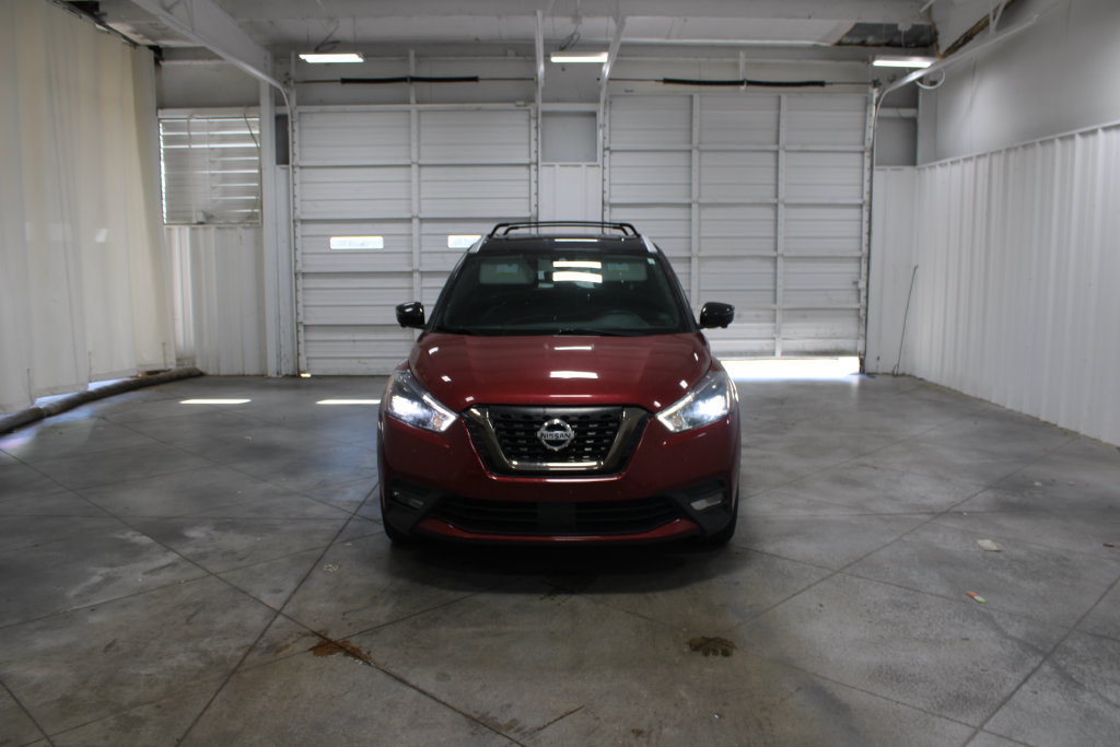 Used 2020 Nissan Kicks SR w/ Exterior Package FWD image 3