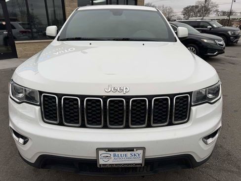 Used 2019 Jeep Grand Cherokee Laredo w/ Security & Convenience Group image 2