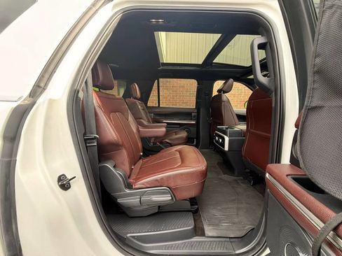 Used 2022 Ford Expedition Max Limited AWD/4WD image 16