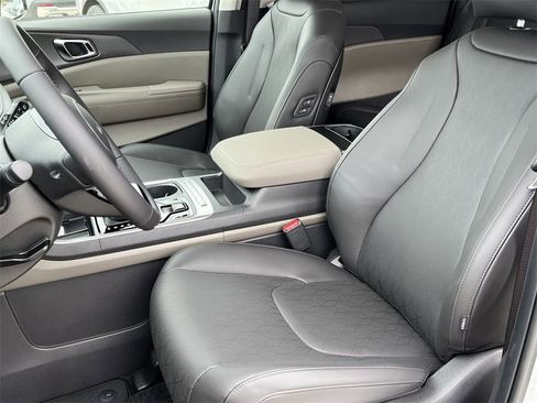 New 2026 Kia Carnival EX image 19