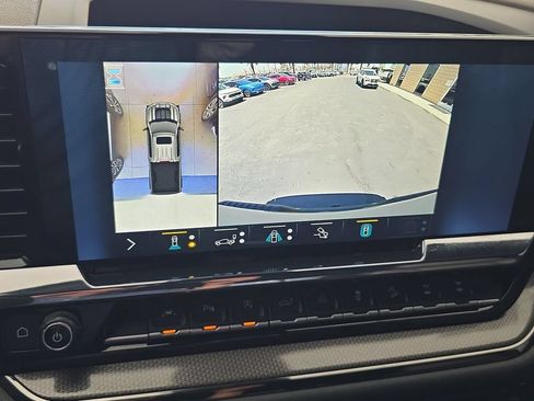 Used 2022 Chevrolet Silverado 1500 ZR2 w/ Technology Package AWD/4WD image 15
