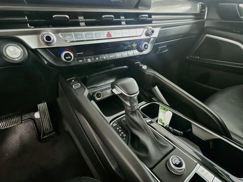 Used 2025 Kia Telluride S FWD image 24