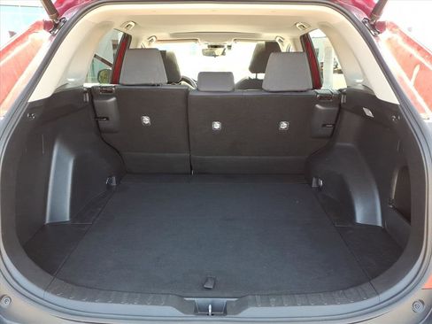 Used 2021 Toyota RAV4 XLE w/ Convenience Package image 8