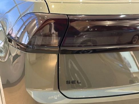 New 2026 Volkswagen Atlas Cross Sport SEL Premium R-Line image 14