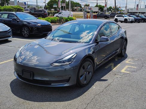 Used 2023 Tesla Model 3 Standard Range RWD image 3