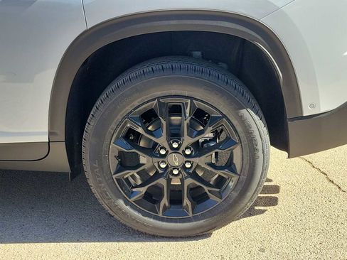 New 2026 Chevrolet Traverse LT w/ Enhanced Driving Package FWD image 16
