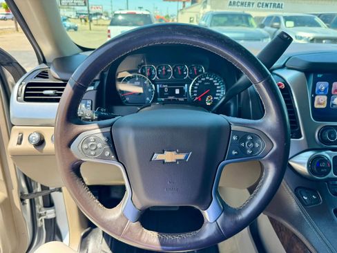 Used 2017 Chevrolet Suburban LT AWD/4WD image 10