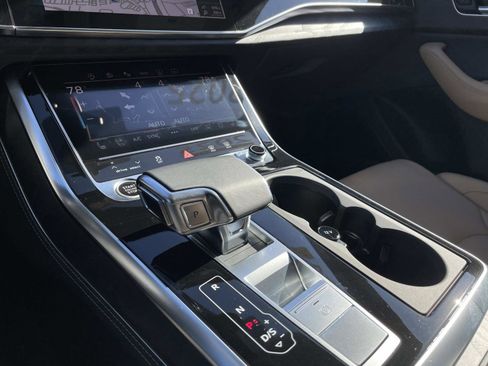 Used 2025 Audi Q8 Prestige w/ Prestige Package image 31
