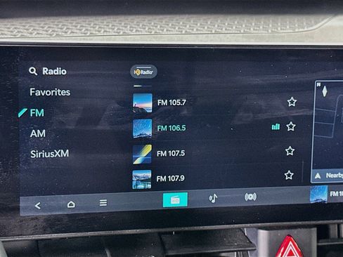 Used 2025 Kia Carnival FWD image 21