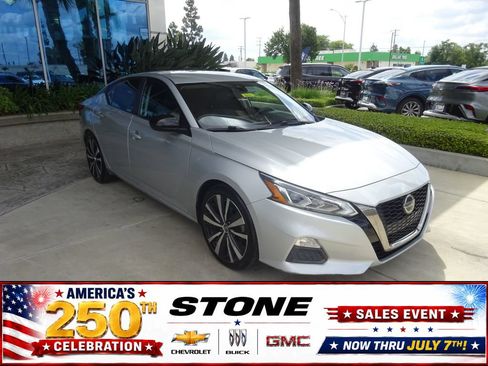 Used 2021 Nissan Altima 2.5 SR FWD image 1