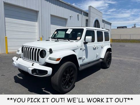Used 2022 Jeep Wrangler Unlimited Sahara AWD/4WD image 3