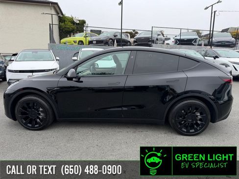 Used 2024 Tesla Model Y Long Range AWD/4WD image 8