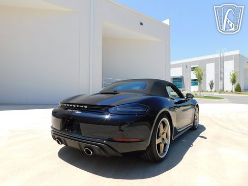 Used 2021 Porsche 718 Boxster image 26
