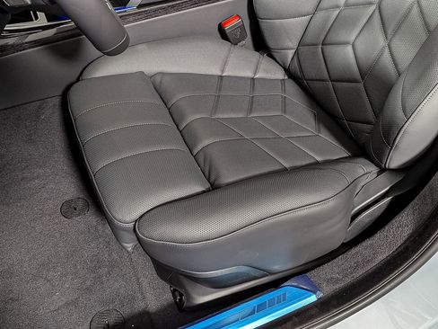 New 2026 BMW 740i xDrive image 15