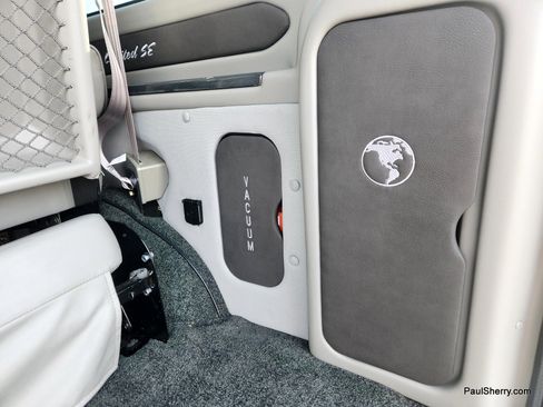 Used 2018 GMC Savana 2500 w/ Enhanced Convenience Package image 25