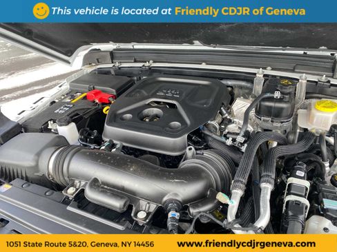 Used 2025 Jeep Wrangler Sahara image 25