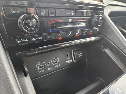 Used 2023 Jeep Grand Cherokee Limited w/ Trailer Tow Prep Group (B) image 26