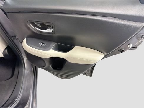 Used 2025 Honda HR-V LX image 28