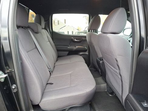 Used 2019 Toyota Tacoma TRD Off-Road image 15