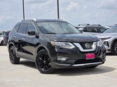 Used 2018 Nissan Rogue SV FWD image 1