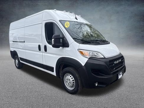 Used 2025 RAM ProMaster 2500 w/ Convenience Group FWD image 4