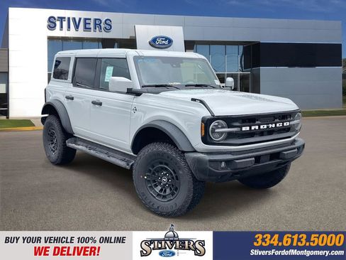 New 2026 Ford Bronco Outer Banks w/ Sasquatch Package image 1