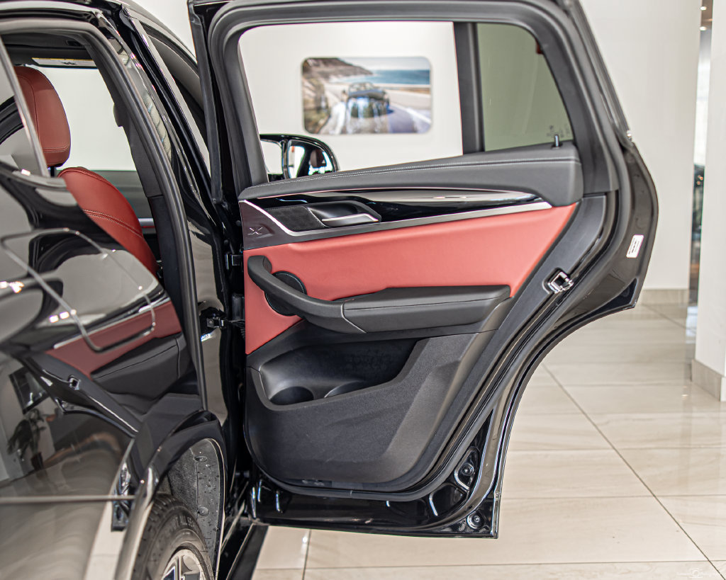 Used 2024 BMW X4 M40i AWD/4WD image 43