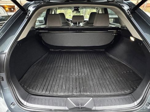 Used 2022 Toyota Venza LE image 23