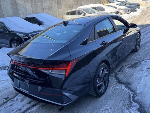 Used 2025 Hyundai Elantra SEL image 7