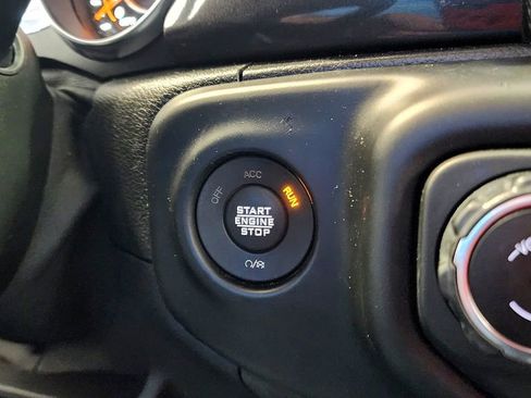 Used 2021 Jeep Wrangler Unlimited Sahara AWD/4WD image 26
