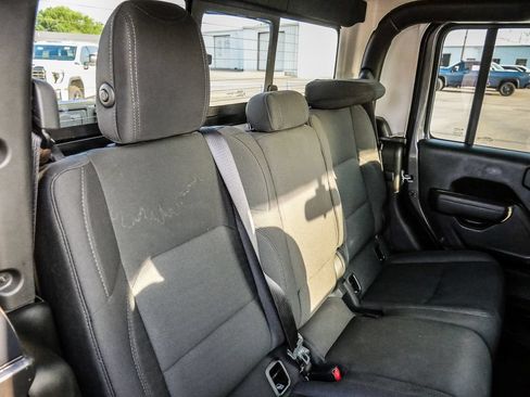 Used 2022 Jeep Gladiator Sport AWD/4WD image 24