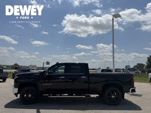 Used 2020 Chevrolet Silverado 2500 LTZ w/ LTZ Premium Package AWD/4WD image 5