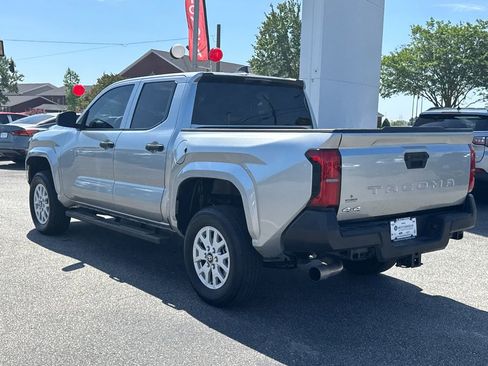 Used 2024 Toyota Tacoma SR image 5