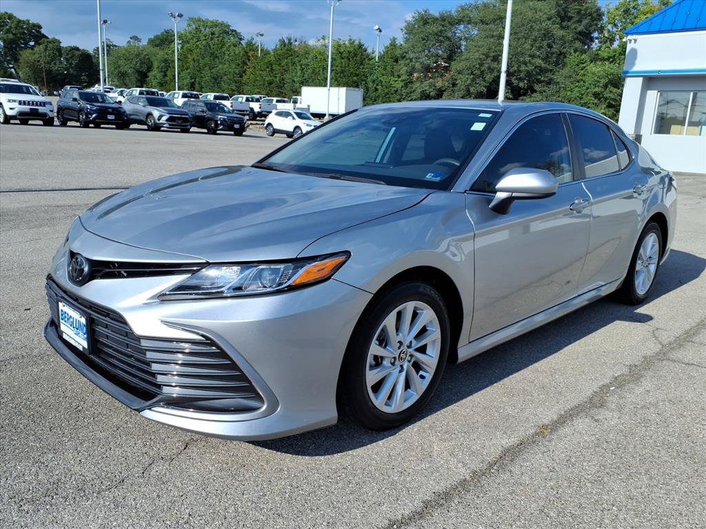 Used 2024 Toyota Camry LE FWD image 8
