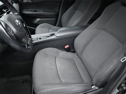 Used 2018 Toyota C-HR image 18