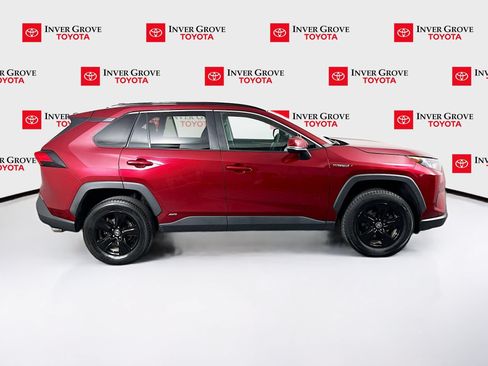 Used 2021 Toyota RAV4 LE w/ Carpet Mat Package (TMS) AWD/4WD image 4