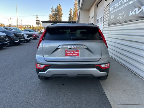 New 2025 Kia Niro EX image 5