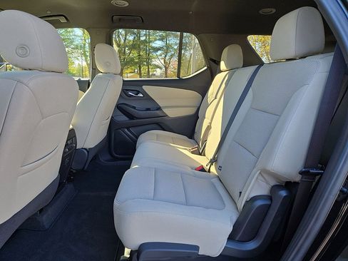 Certified 2023 Chevrolet Traverse LS image 19