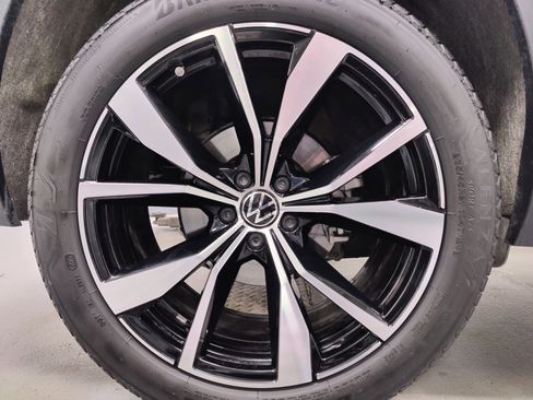 Used 2025 Volkswagen Atlas Cross Sport SEL Premium R-Line image 12