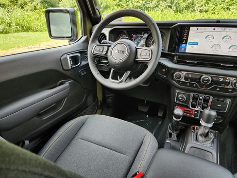 New 2025 Jeep Gladiator Willys image 20