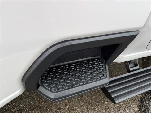 Used 2022 Chevrolet Silverado 3500 High Country image 32