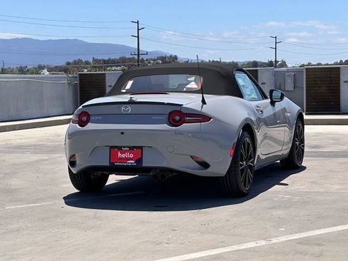 New 2026 MAZDA MX-5 Miata Club RWD image 32